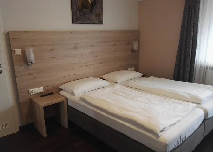 Hotel Momm *